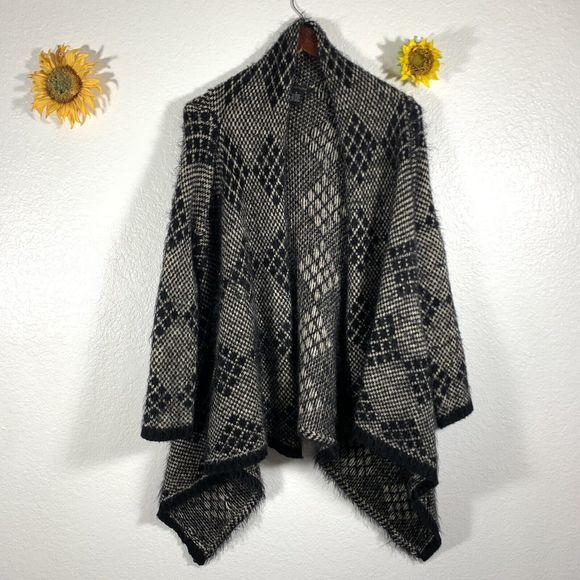BCBGMAXAZARIA Soft Fuzzy Waterfall Ooen Sweater Pocket Cardigan Sz Small Women - Picture 3 of 12